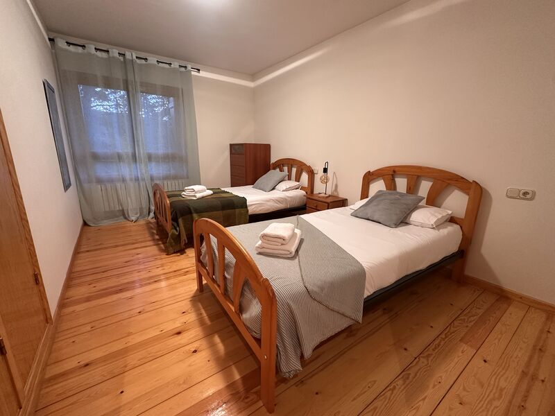 Habitación amplia con vista al bosque